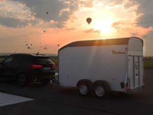 Debon Roadster C700 Box Van Trailer